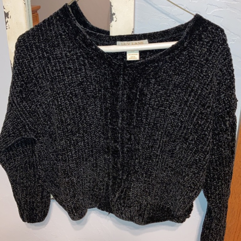 Black crop sweater